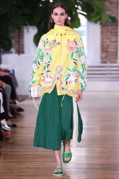 Look 49